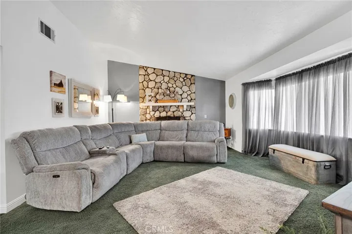 9872 Aster, Oak Hills, California 92344