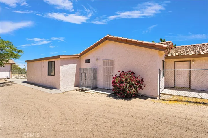 9872 Aster, Oak Hills, California 92344