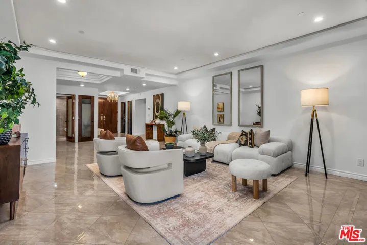 STUNNING OPEN LAYOUT
