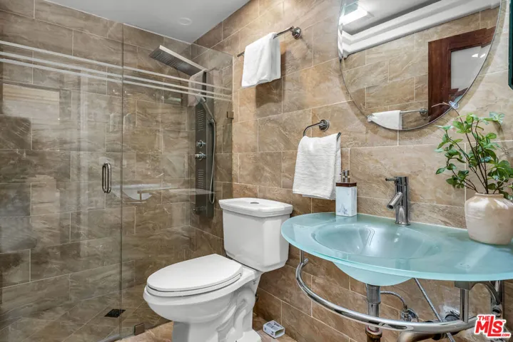Wonderful 2nd bed ensuite bath