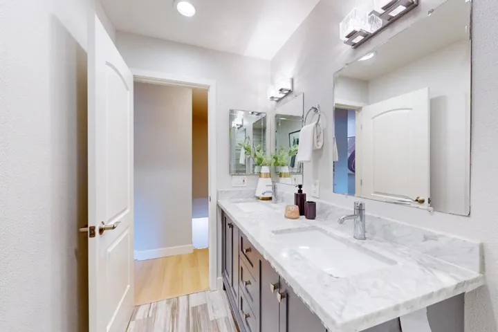 192 Oakbrook Circle, San Jose, California 95139