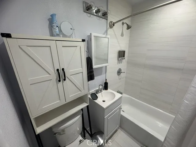 ADU/Back Unit Bathroom