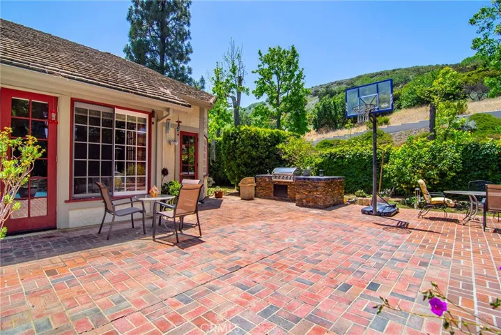 29551 Weeping Willow, Agoura Hills, California 91301