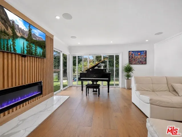 2670 Claray Drive, Los Angeles, California 90077