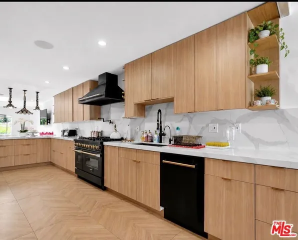 2670 Claray Drive, Los Angeles, California 90077