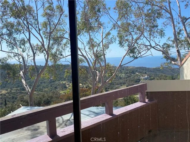Snapshot of balcony before the fire
