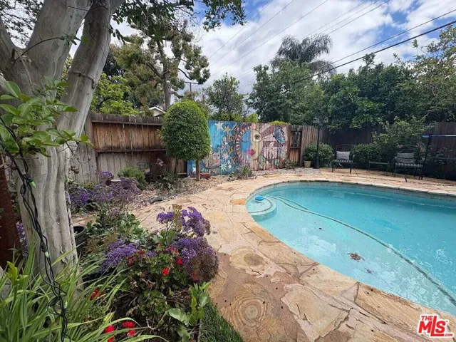 19022 Sylvan Street, Tarzana, California 91335