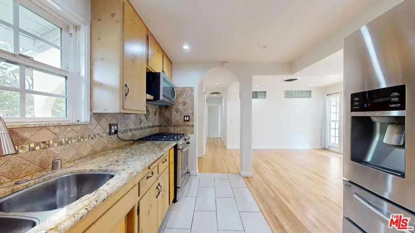 19022 Sylvan Street, Tarzana, California 91335