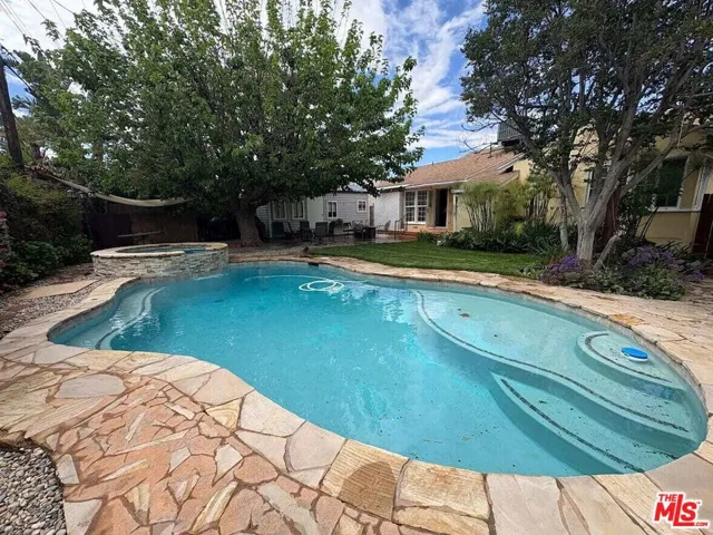 19022 Sylvan Street, Tarzana, California 91335