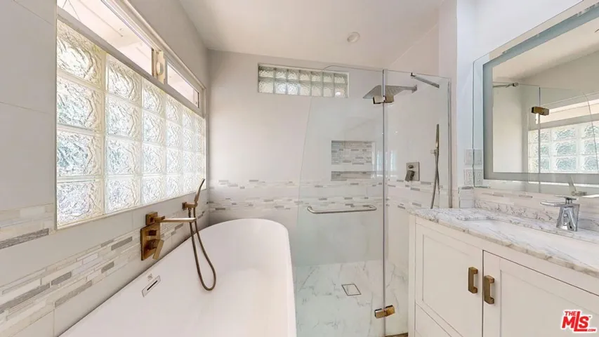 19022 Sylvan Street, Tarzana, California 91335