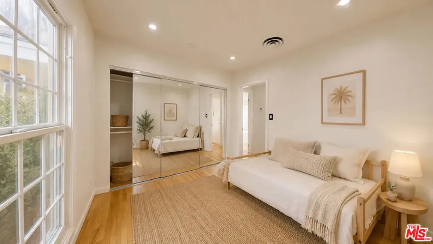 19022 Sylvan Street, Tarzana, California 91335