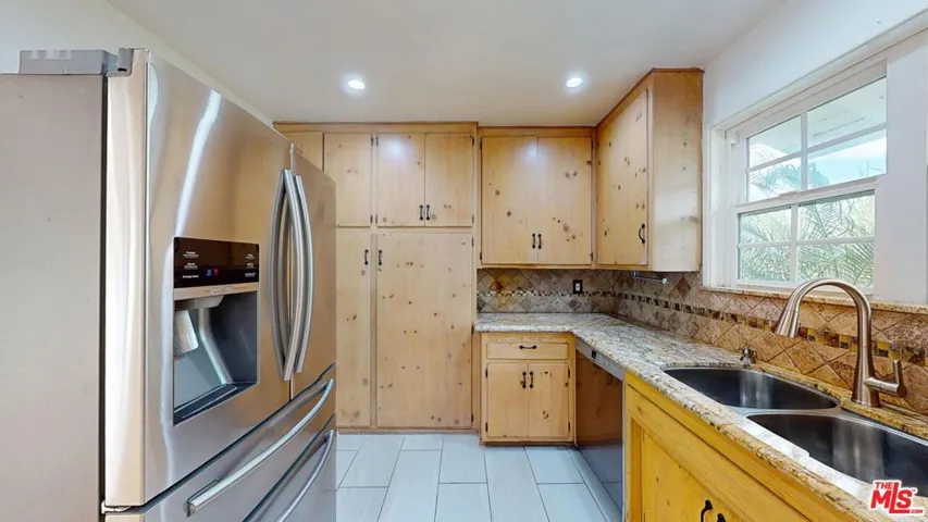 19022 Sylvan Street, Tarzana, California 91335