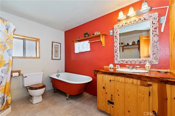 1118 Clubview Avenue, Big Bear Lake, California 92315