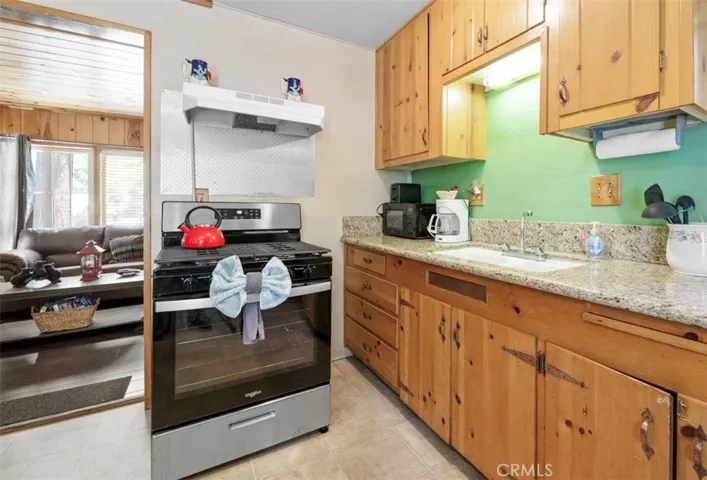 1118 Clubview Avenue, Big Bear Lake, California 92315