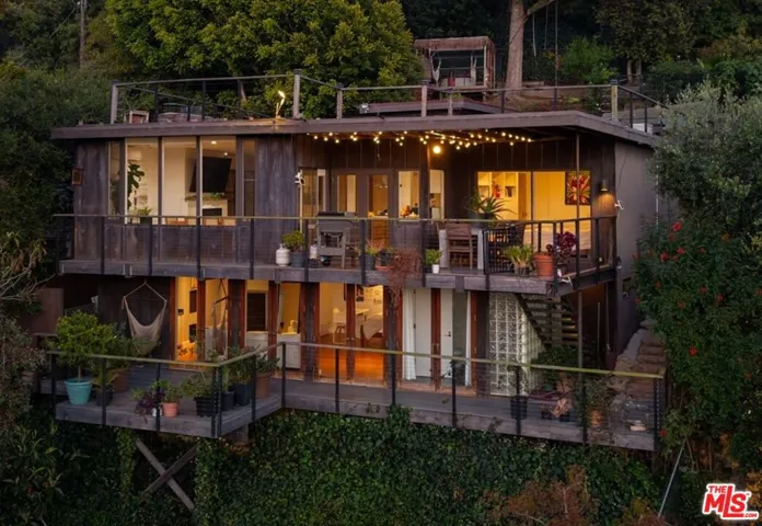 454 Stassi Lane, Santa Monica, California 90402