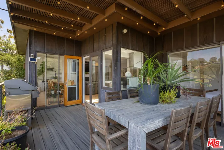 454 Stassi Lane, Santa Monica, California 90402