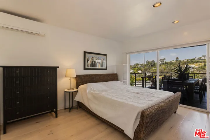 454 Stassi Lane, Santa Monica, California 90402