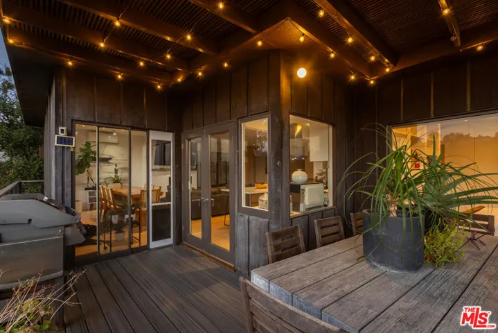 454 Stassi Lane, Santa Monica, California 90402
