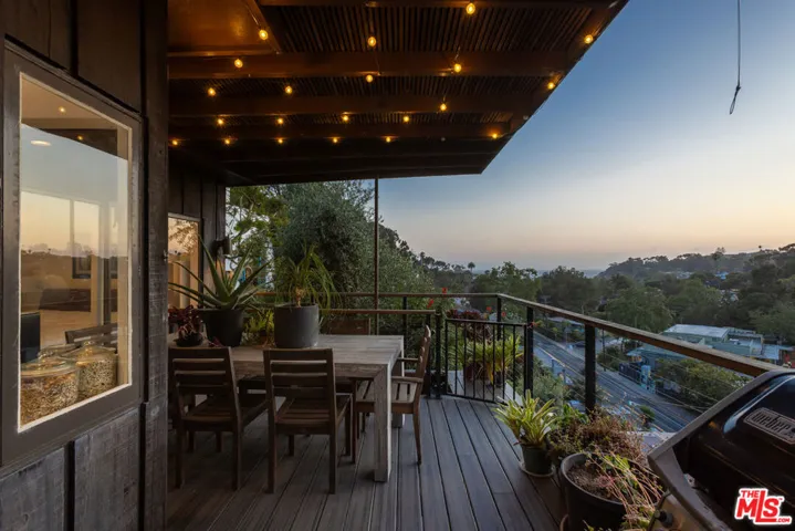 454 Stassi Lane, Santa Monica, California 90402
