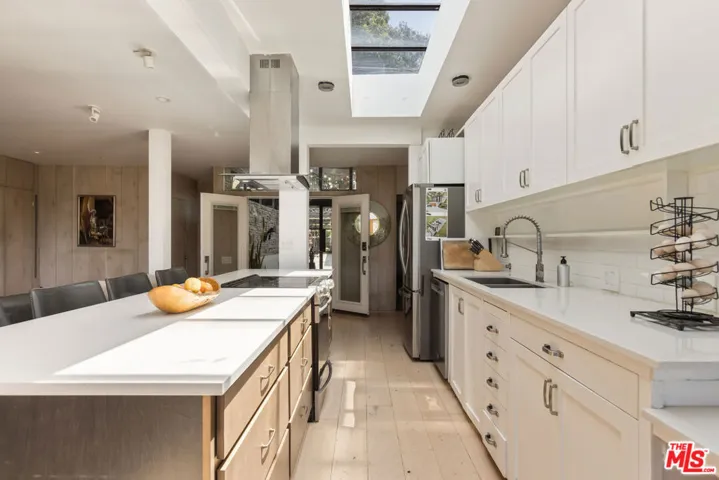 454 Stassi Lane, Santa Monica, California 90402