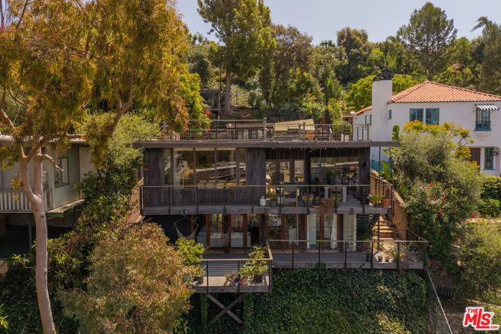 454 Stassi Lane, Santa Monica, California 90402