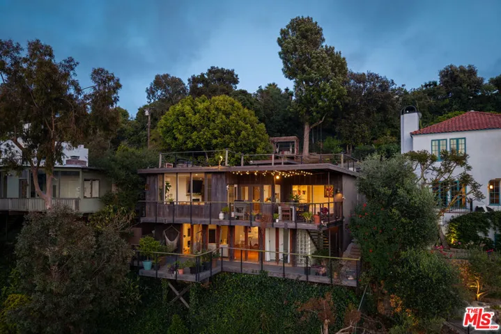 454 Stassi Lane, Santa Monica, California 90402