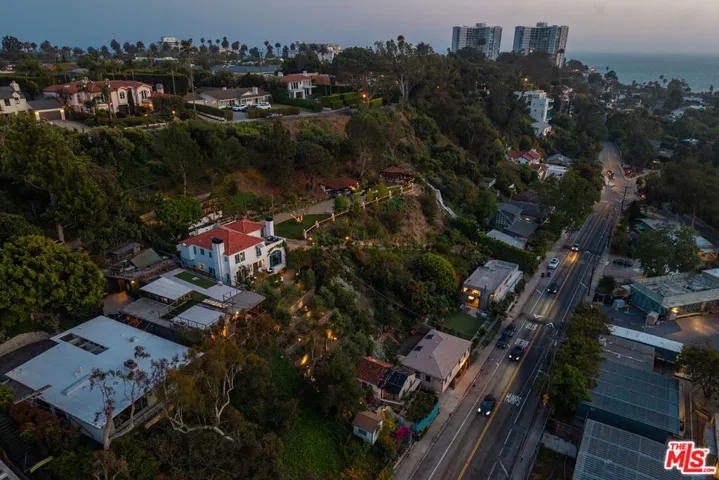 454 Stassi Lane, Santa Monica, California 90402