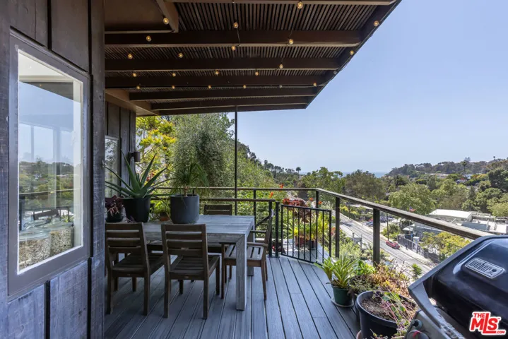 454 Stassi Lane, Santa Monica, California 90402