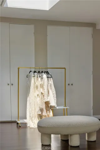Primary dressing room w/skylight