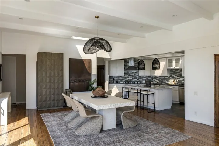 Dining area/kitchen