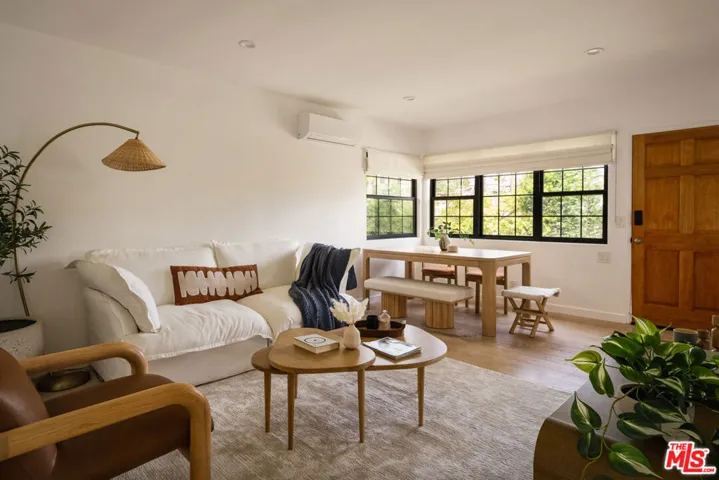 207 S Aviation Boulevard, Manhattan Beach, California 90266