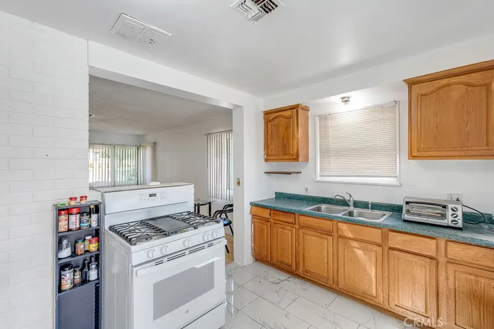 280 Macdonald Street, Pasadena, California 91103