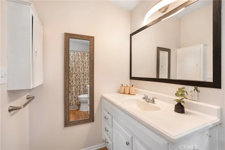 3582 Elm Drive, Calabasas, California 91302