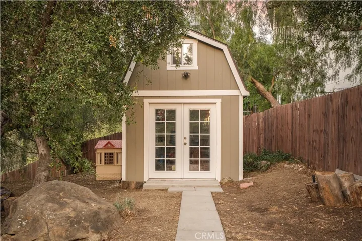 3582 Elm Drive, Calabasas, California 91302