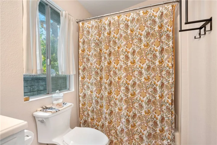 3582 Elm Drive, Calabasas, California 91302
