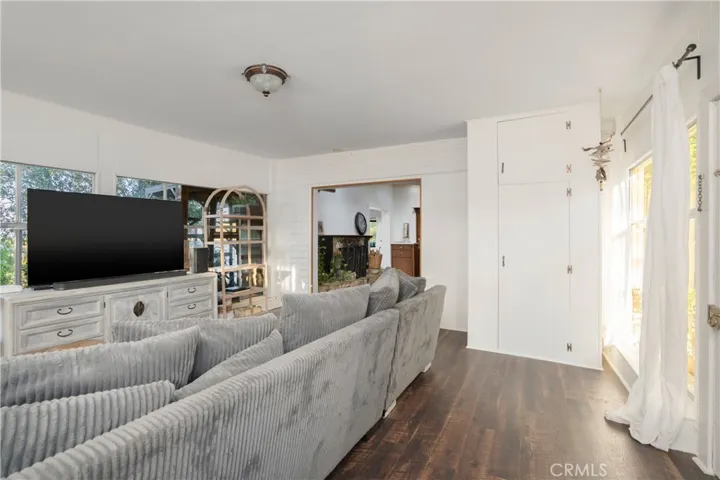 3582 Elm Drive, Calabasas, California 91302