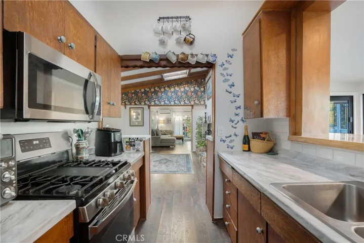 3582 Elm Drive, Calabasas, California 91302