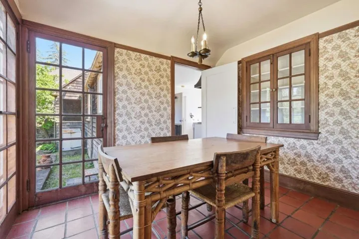 24580 Loma Prieta Avenue, Los Gatos, California 95033