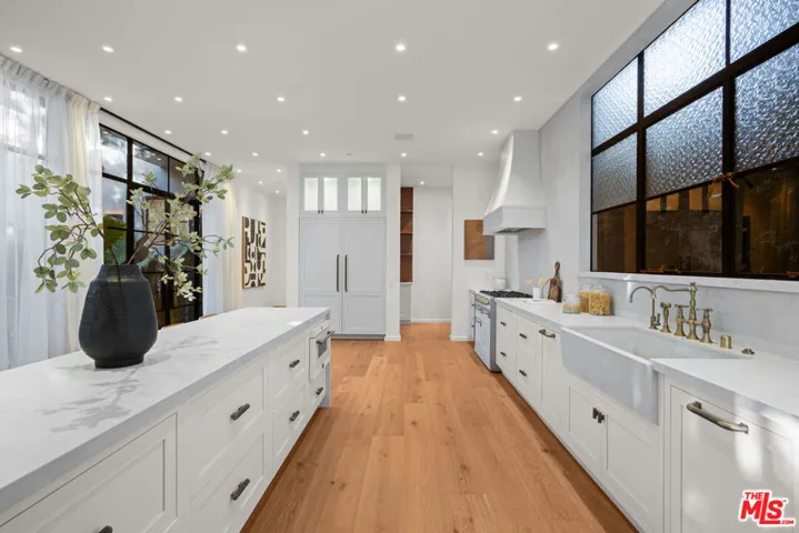 745 Sunset Avenue, Venice, California 90291