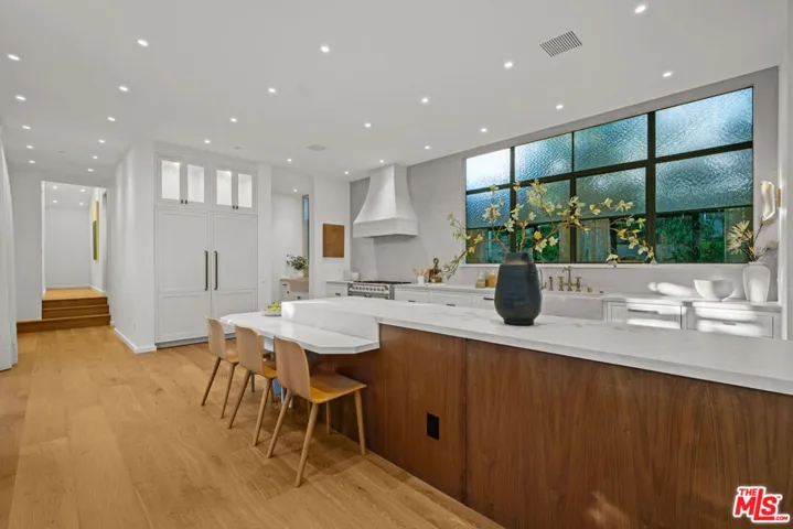 745 Sunset Avenue, Venice, California 90291