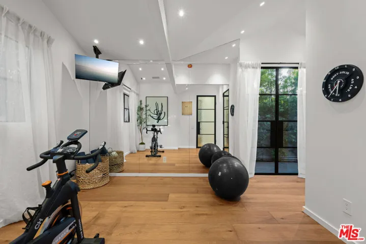 745 Sunset Avenue, Venice, California 90291