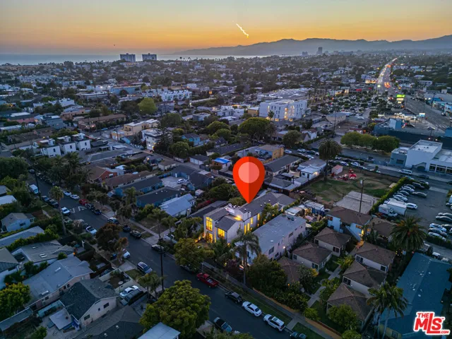 745 Sunset Avenue, Venice, California 90291