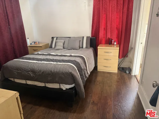 213 W 83rd Street, Los Angeles, California 90003