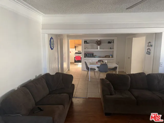 213 W 83rd Street, Los Angeles, California 90003