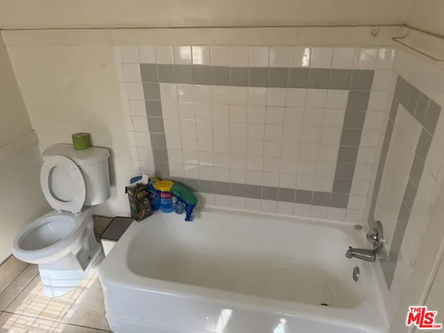213 W 83rd Street, Los Angeles, California 90003