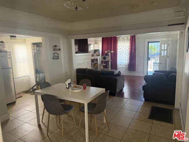 213 W 83rd Street, Los Angeles, California 90003