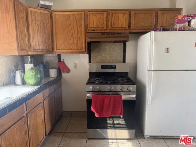 213 W 83rd Street, Los Angeles, California 90003