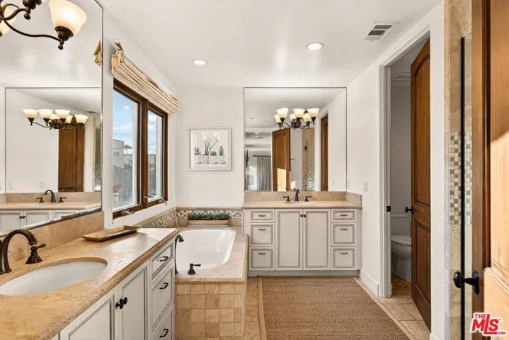 17 Privateer Street, Marina Del Rey, California 90292