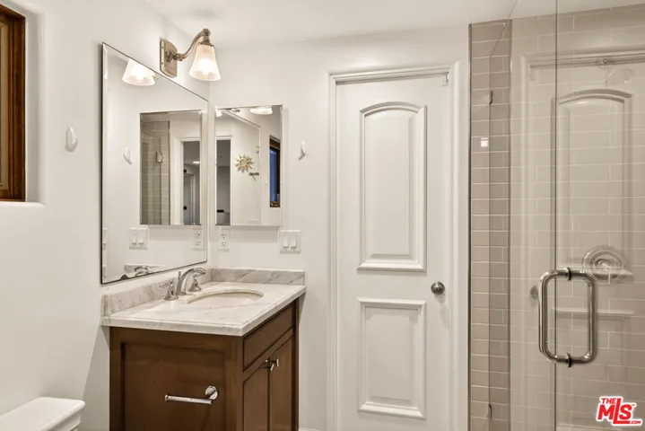 17 Privateer Street, Marina Del Rey, California 90292