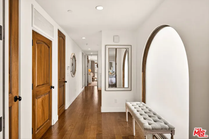 17 Privateer Street, Marina Del Rey, California 90292